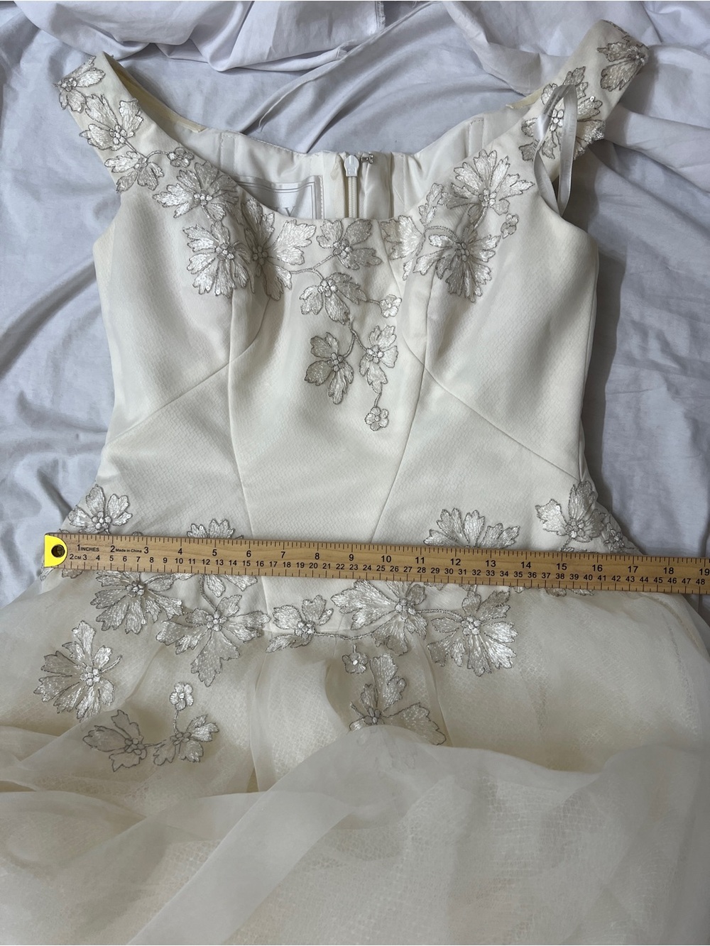 Zac Posen Off-the-Shoulder ivory Bridal Ball Gown - Picture 11 of 12